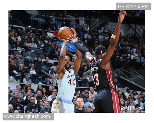 2013年NBA西部决赛马刺与雷霆的激烈对决与经典瞬间回顾 2013年NBA西部决赛马刺与雷霆的激烈对决与经典瞬间回顾